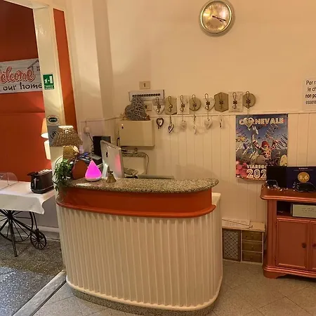 Nice Otel Viareggio